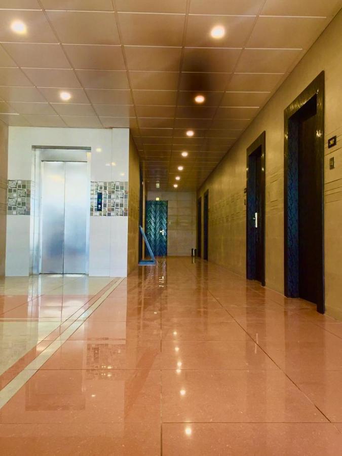 Ace Prime Hotel Велика Нойда Екстер'єр фото