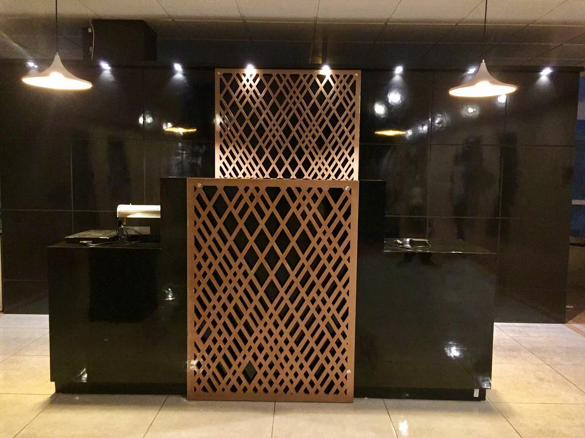 Ace Prime Hotel Велика Нойда Екстер'єр фото