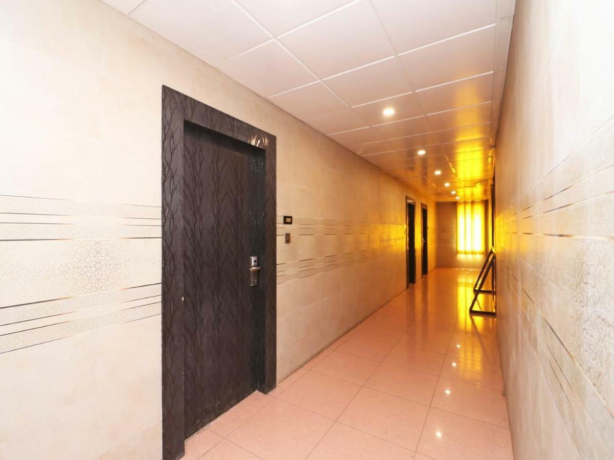 Ace Prime Hotel Велика Нойда Екстер'єр фото