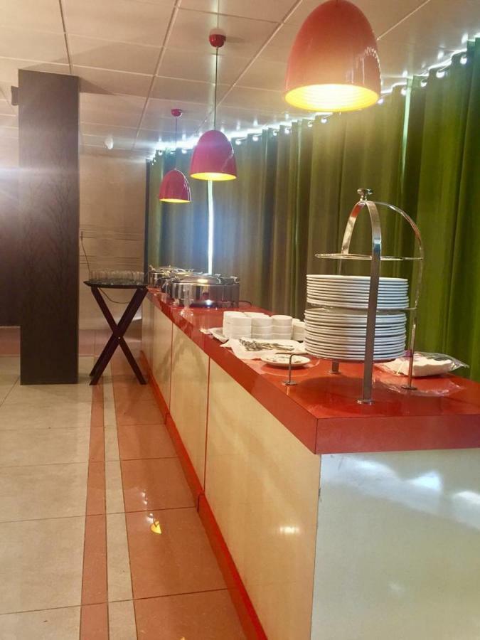 Ace Prime Hotel Велика Нойда Екстер'єр фото